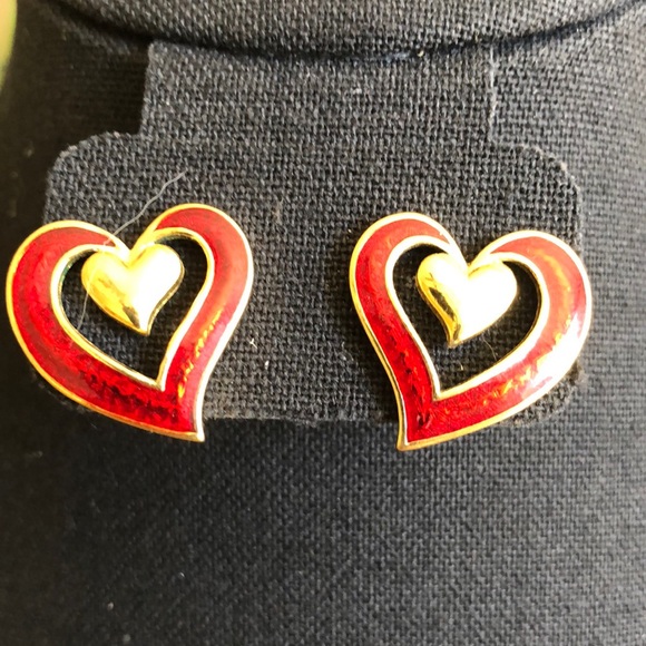 Vintage Ruby Look Gold Tone Heart Post Earrings - Picture 5 of 5